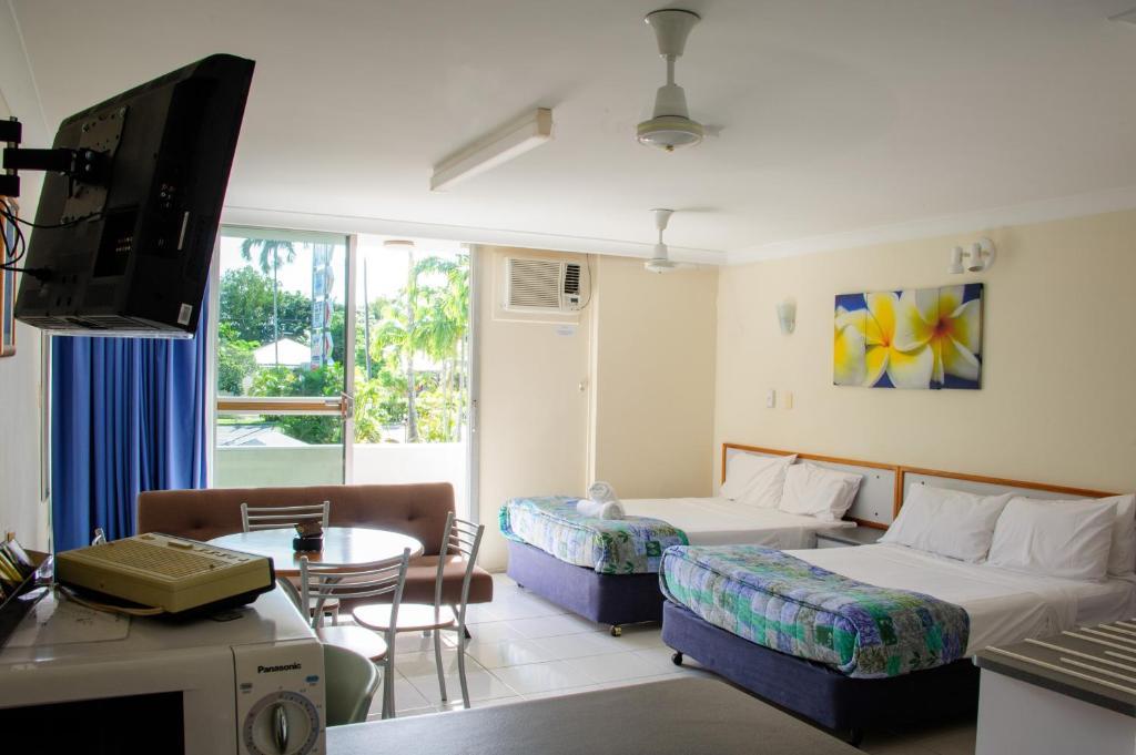 แคร์น ฮอลิเดย์ ลอดจ์ Aparthotel แคนส์ ภายนอก รูปภาพ